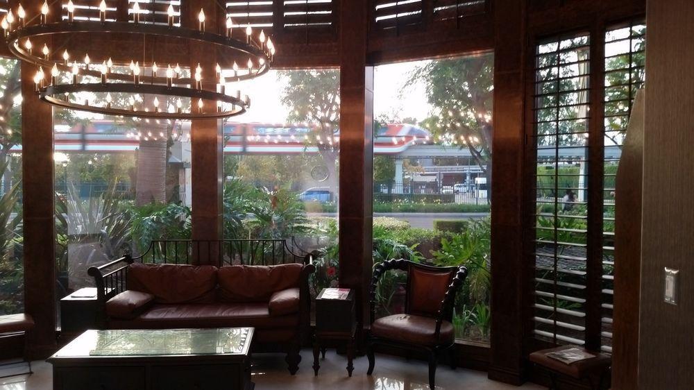 Carousel Inn And Suites Anaheim Dış mekan fotoğraf